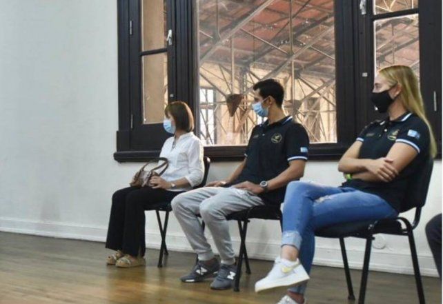 La t&iacute;a de Julia Sebasti&aacute;n, ya que la santafesina se encuentra en Brasil, el nadador Mart&iacute;n Carrizo de nuestra capital, y la liberte&ntilde;a Romina Imwinkelried.