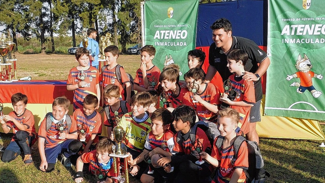 Compitieron las categor&iacute;as 2011, 2012, 2013 y 2014, con la participaci&oacute;n de equipos de la Liga Santafesina.