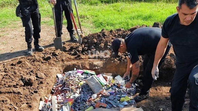 Personal de la Brigada de Explosivos de la Unidad Regional I destruyó más 300 kilos de pirotecnia secuestrada. 