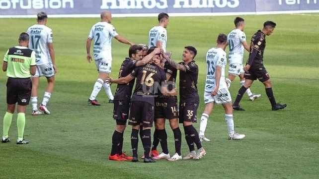 Cristian Ferreira fue el mejor jugador de Col&oacute;n en el empate ante Sarmiento por la 8&ordf; fecha de la Liga Profesional. UNO Santa Fe | Jos&eacute; Busiemi