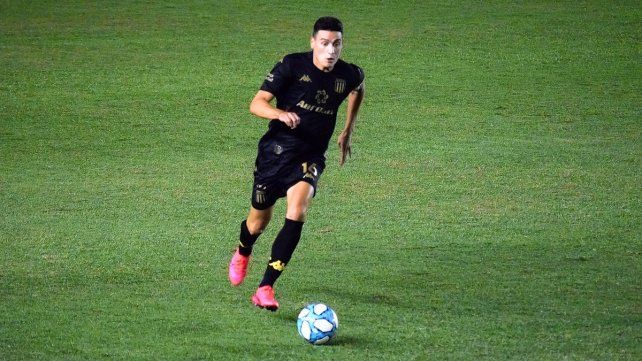 Mauricio Mart&iacute;nez, hoy en Racing, ser&iacute;a del gusto de Juan Azconz&aacute;bal para el nuevo Uni&oacute;n.