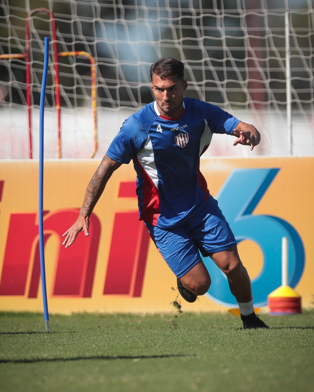 Madelón espera por Álvarez en Unión, pero está entre algodones. Madelón espera por Álvarez en Unión, pero está entre algodones.
