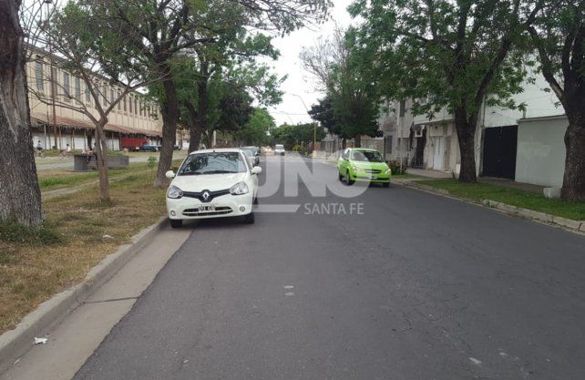 Oscuridad, falta de mantenimiento, inseguridad y autos a alta velocidad. Eso es lo que denuncian los vecinos de barrio Candioti Norte que viven en calle Avellaneda, entre Bulevar y Chacabuco.&nbsp;