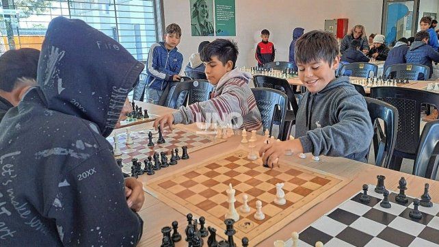 El gobierno provincial busca mudar a la escuela popular Lugar Barrial de Ajedrez de barrio Santa Rosa de Lima.