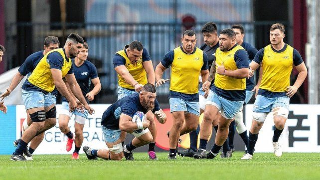 El seleccionado argentino realizó el habitual Captain Run en Marsella en la previa al cotejo con el Rose Team. El seleccionado argentino realizó el habitual Captain Run en Marsella en la previa al cotejo con el Rose Team.
