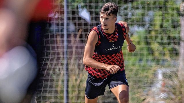Brian Farioli renueva contrato en Col&oacute;n, con dos cl&aacute;usula de salida.