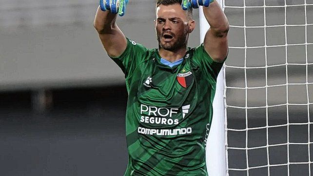 El arquero de Colón, Ignacio Chicco, fue una de las figuras en la victoria ante River. 