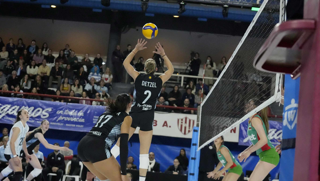 El seleccionado femenino de v&oacute;ley apabull&oacute; a las europeas, que jugar&aacute;n la VNL por 3-0 en el primer amistoso jugado en Santa Fe.