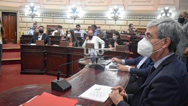 El ministro de Econom&iacute;a, Walter Agosto, respondi&oacute; a los diputados sobre el proyecto de presupuesto 2022 para la provincia.