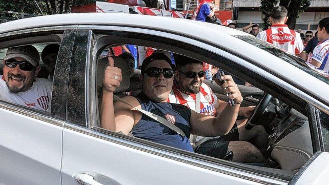 Desde todos los rincones de la ciudad y zona de influencia, el hincha de Unión copó el 15 de Abril. 