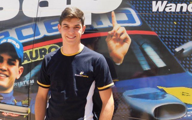 Reutemann agradeci&oacute; el apoyo de su pap&aacute; Mauricio, el de su familia y sponsors en este complicado 2020. &nbsp;