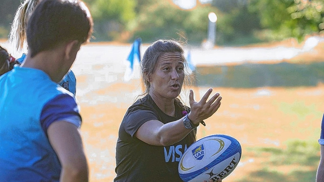 La santafesina Gisela Acu&ntilde;a, forma parte del staff de entrenadores del seleccionado nacional de rugby femenino.
