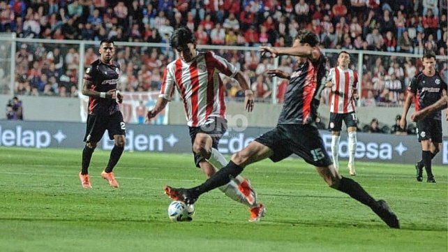 Nicolás Palavecino volverá a ser considerado por Leo Madelón para la visita de Unión a Independiente.