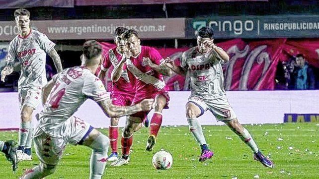 Unión frenó ante Argentinos una serie de seis partidos seguidos anotando goles fuera de Santa Fe.