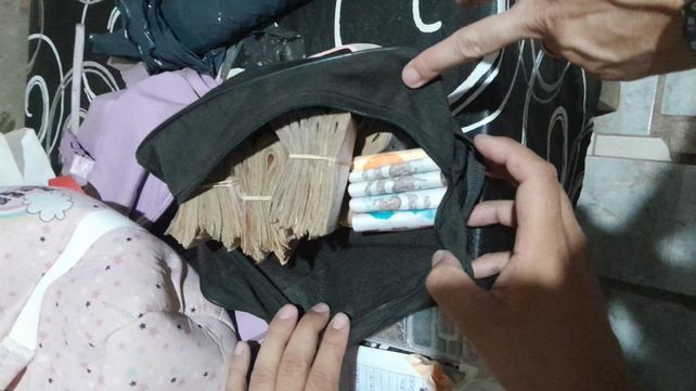 De un control vehicular a 18 allanamientos: persecución urbana y 13 kilos de cocaína escondidos en secarropas De un control vehicular a 18 allanamientos: persecución urbana y 13 kilos de cocaína escondidos en secarropas