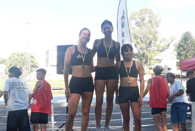 La santafesina se impuso en los 100 y 200 metros en el Torneo de Carnaval en el parque de la Independencia.