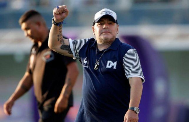 Diego Maradona evoluciona de la operación por un hematoma subdural, pero sigue en terapia en la Clínica Olivos. Prensa Gimnasia