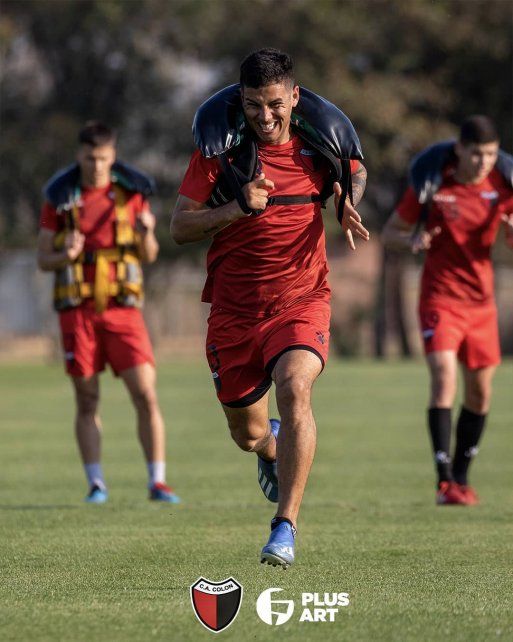 Alex Vigo est&aacute; recuperado y ser&aacute; titular. Foto: prensa Col&oacute;n