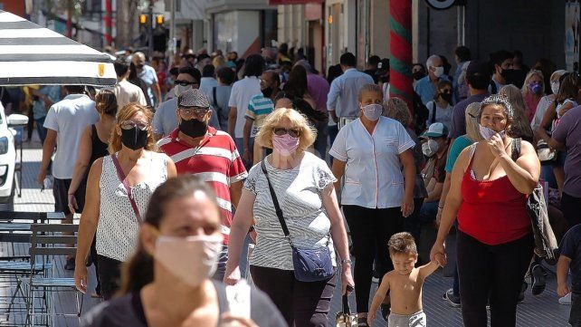 Los comercios de la Peatonal santafesina abrirán sus puertas este miércoles feriado. Foto: archivo UNO Santa Fe.
