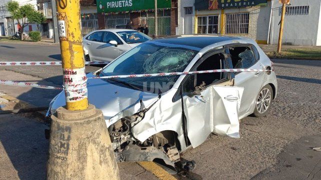 Una mujer perdió el control de su vehículo en avenida Facundo Zuviría y Diagonal Goyena Una mujer perdió el control de su vehículo en avenida Facundo Zuviría y Diagonal Goyena