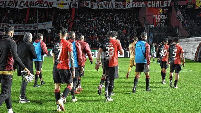 Colón termina de la peor manera la Liga Profesional al perder 3-1 ante Tigre en el Brigadier López.