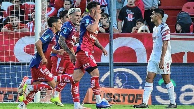 Estigarribia, de lo mejorcito de Uni&oacute;n ante Estudiantes.
