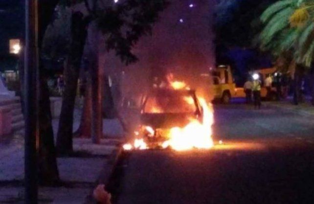 Un rem&iacute;s se prendi&oacute; fuego en pleno Bulevard