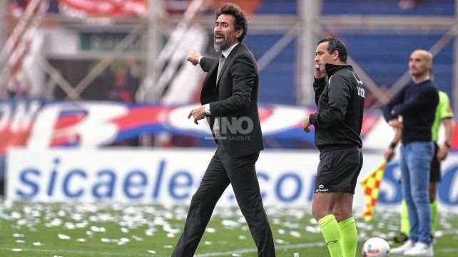Eduardo Dom&iacute;nguez vivi&oacute; un partido a pura adrenalina en la victoria de Col&oacute;n ante San Lorenzo. T&eacute;lam