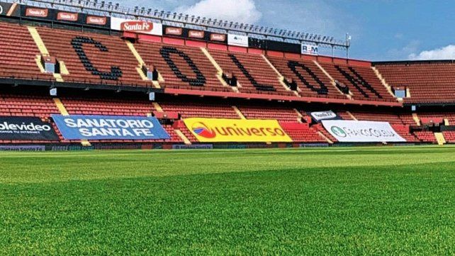 Así está el campo de juego del estadio Brigadier López para el duelo entre Colón y Olimpia del miércoles por la Libertadores.