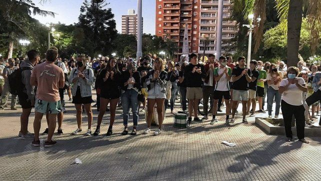 Masiva concentración por Lucio Belfiori en Plaza 25 de Mayo para pedir justicia 