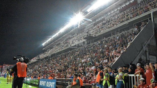 Uni&oacute;n no llegar&iacute;a con la nueva iluminaci&oacute;n para jugar la Sudamericana.