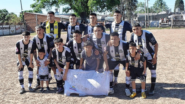 En el ascenso de la Liga Santafesina, el líder de la Zona Campeonato, Deportivo Santa Rosa se presentará ante Floresta en Santo Tomé. En el ascenso de la Liga Santafesina, el líder de la Zona Campeonato, Deportivo Santa Rosa se presentará ante Floresta en Santo Tomé.