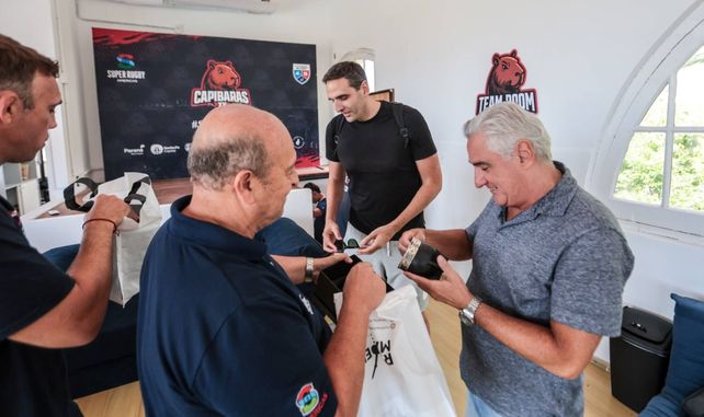 Julio Lamas, ex entrenador de la selección nacional de básquet fue otra de las visitas de Capibaras XV. Julio Lamas, ex entrenador de la selección nacional de básquet fue otra de las visitas de Capibaras XV.