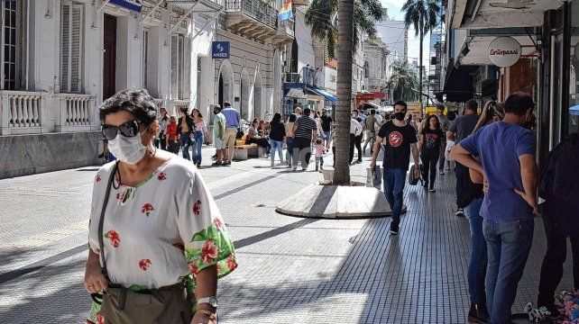 La circulación en Santa Fe no se restringirá por el momento en horario diurno. El avance de la segunda ola de contagios de coronavirus condujo a implementar esta acciones. 