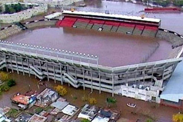 El estadio Brigadier L&oacute;pez, en fotos y videos, a 18 a&ntilde;os de la inundaci&oacute;n de Santa Fe.