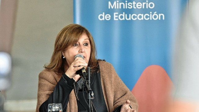 Adriana Cantero, ministra de Educación 