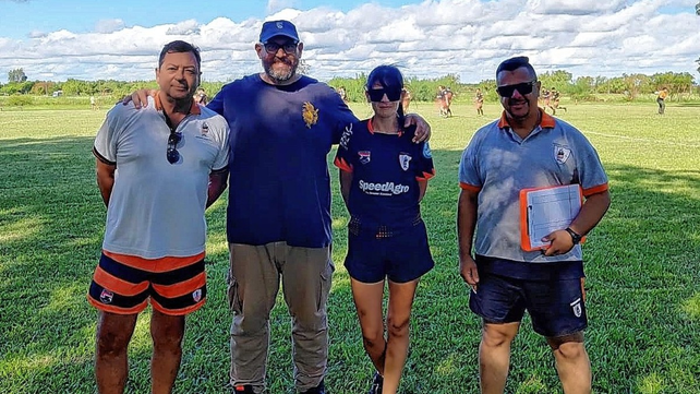El entrenador principal, Sebasti&aacute;n L&oacute;pez (derecha), junto al presidente Dar&iacute;o Peralta, y otros miembros del staff.
