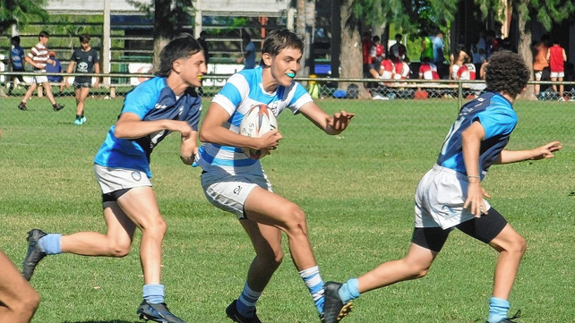 Sixty RC de Resistencia y el Paran&aacute; Rowing fueron animadores del certamen organizado por Santa Fe Rugby.