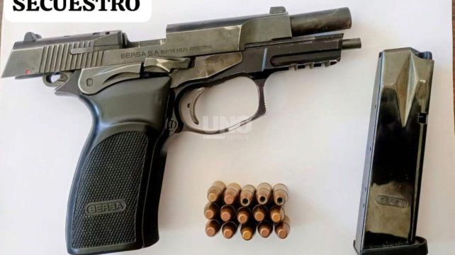 Lo denunciaron por amenazar a una mujer y terminó preso con una pistola 9 mm