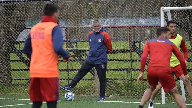 Uni&oacute;n debutar&aacute; en la Copa de la Liga Profesional ante el Arsenal de Sergio Rondina, que estuvo en el radar para ser DT.