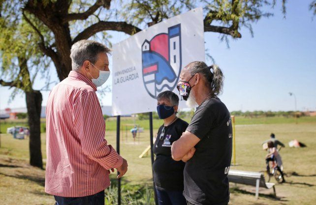 La Guardia surgió a raíz de un puesto de guardia (fortín) que habilitó Estanislao López, en donde hoy son ruinas de la ex fábrica de cerámicas Alassio Hermanos.