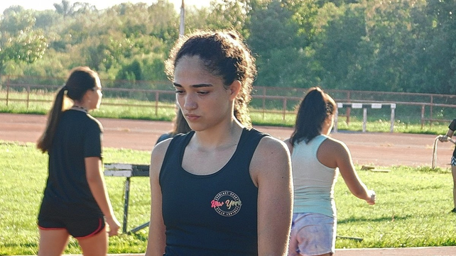 María Luciana Ferreyra es de Tierra del Fuego, está radicada en Santa Fe, y logró imponerse en 100 con vallas y en salto en largo.