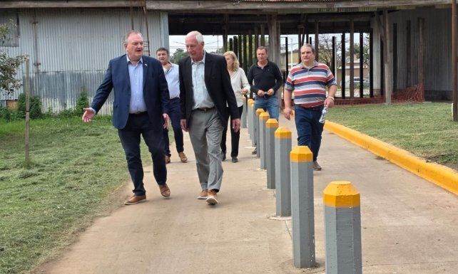 En Suardi el senador Michlig y el diputado González entregaron aportes gubernamentales y recorrieron obras en marcha 