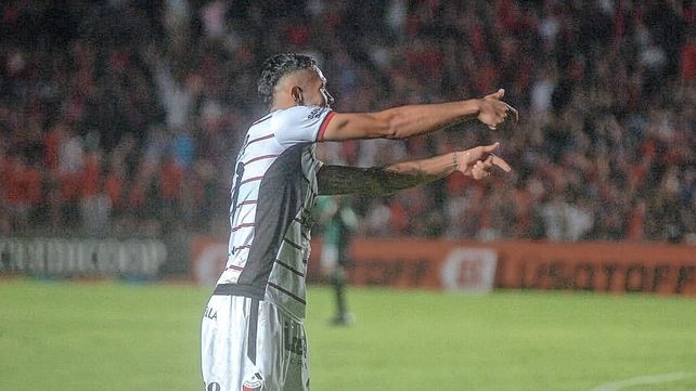 Pagarle a Independiente Rivadavia, otro tema pendiente en Colón.