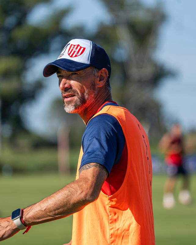 Kily meter&aacute; mano obligadamente en Uni&oacute;n.