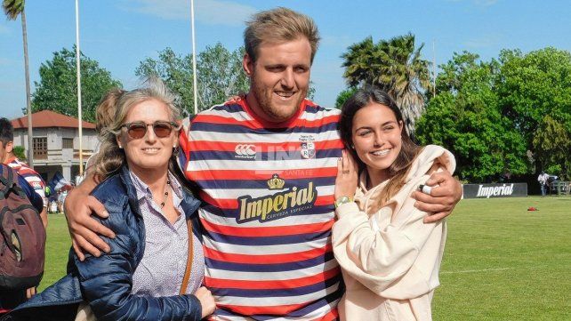 Del Pazo fue designado capitán de la escuadra de Sauce Viejo, y que mejor que compartirlo con la familia y los amigos.