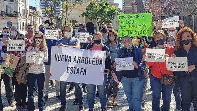 Los estafadores están patrocinados por el abogado Domingo Rondina.