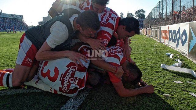 El 15 de noviembre de 2014, el Unión de Leonardo Madelón vencía a Temperley 2-0 en Santa Fe y lograba el ascenso a Primera. Foto: Archivo