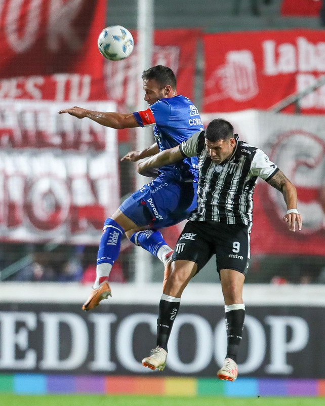 Claudio Corval&aacute;n se fue recaliente tras la eliminaci&oacute;n de Uni&oacute;n en la Copa Argentina.