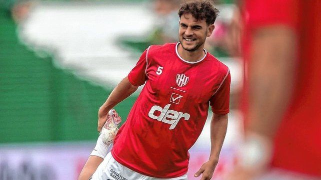 Lucas Menossi pugna por un lugar entre los 11, ya sea con el esquema original o si el DT de Uni&oacute;n patea el tablero.